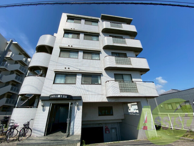 シャトー第一土山の外観