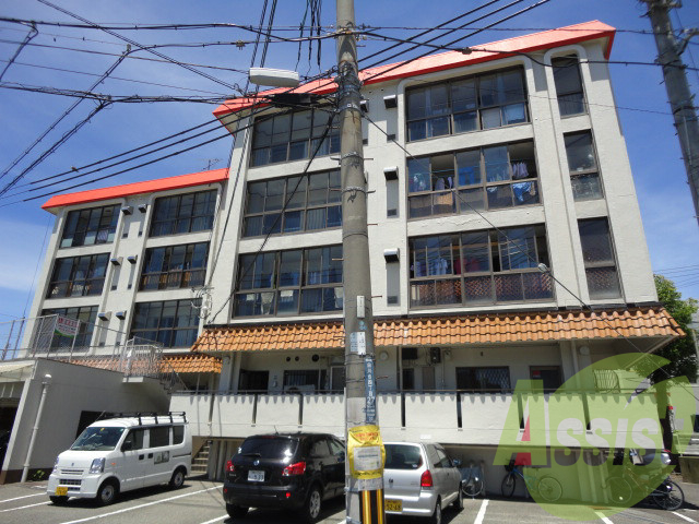 白川台ハイツの外観