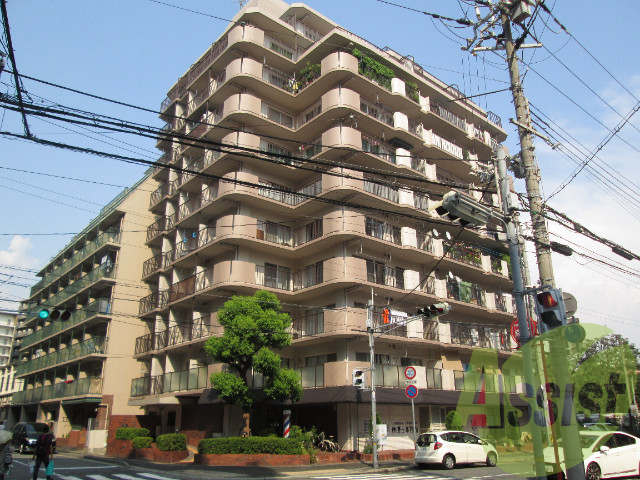 クローバーハイツ三宮の外観