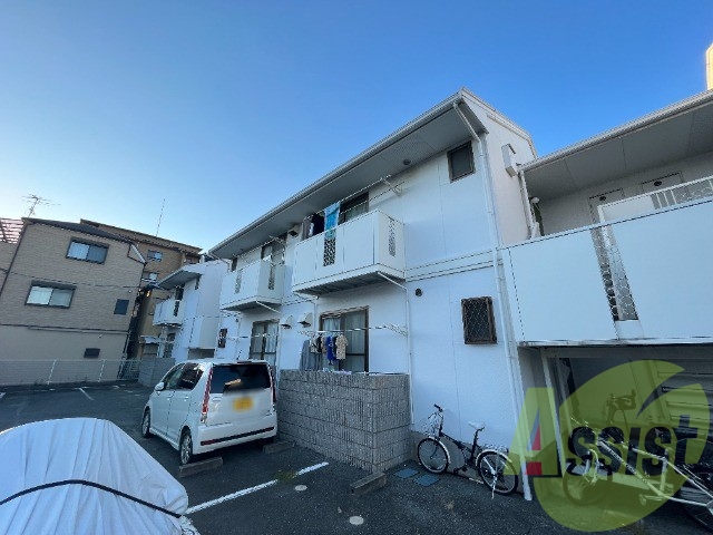 ホワイトヴィラ弐番館の外観