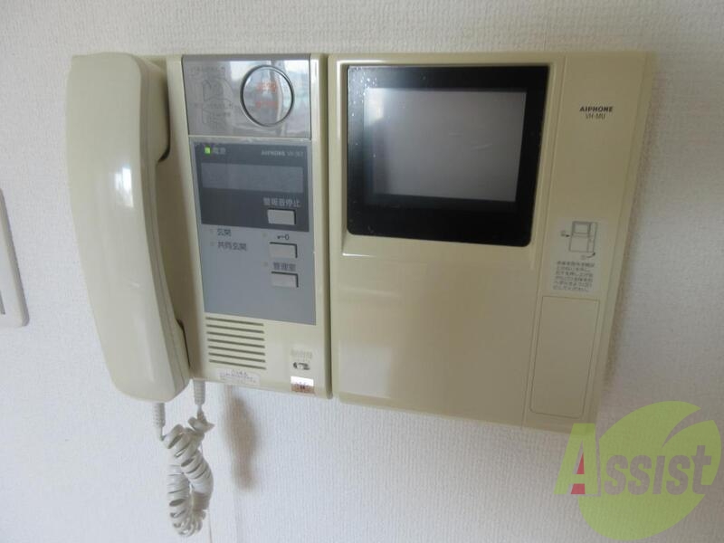 もしもし、来客の確認は必ずしてからドアを開けてくださいね もしもし、来客の確認は必ずしてからドアを開けてくださいね