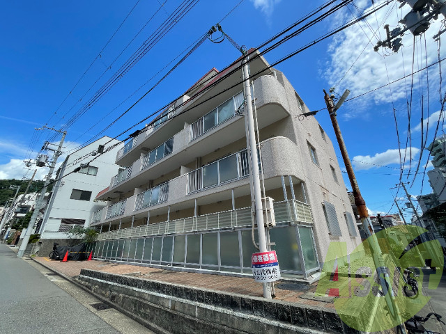 セルフィーユ諏訪山の外観