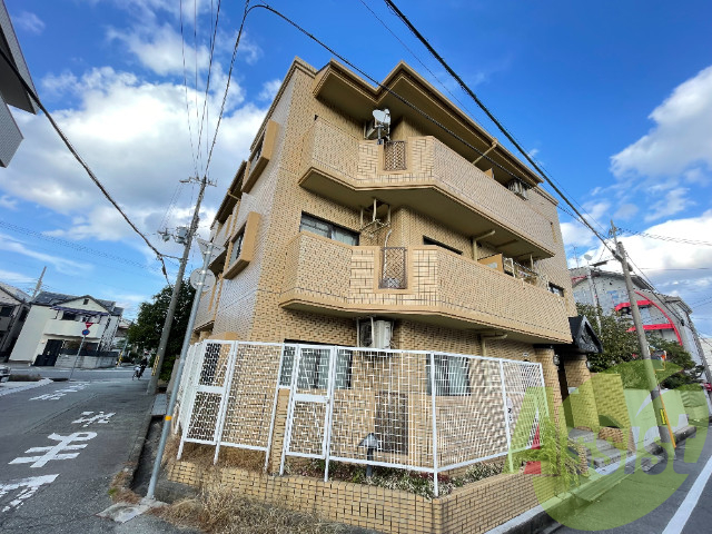 マヨ武庫之荘の外観