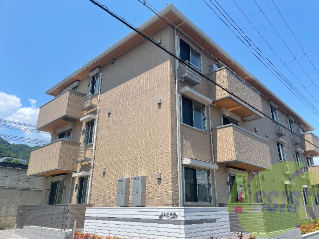 エレナ本山の外観