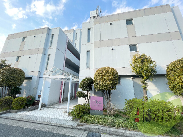 キューブ塚口の外観