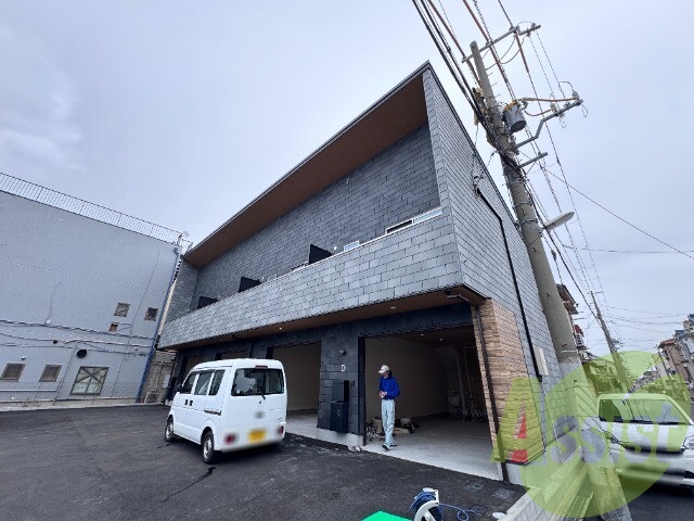 T’s BASE 西難波の外観