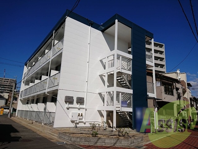 レオパレス尼崎の外観