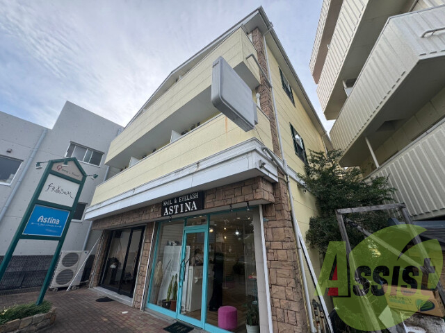 クイーンズコートの外観