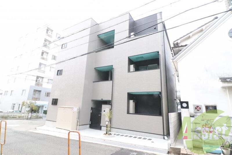 ルアナ新神戸の外観