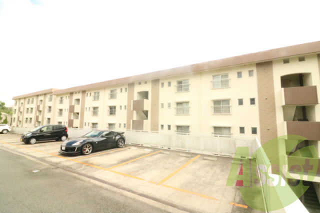 ロイヤルマンション2号棟の外観