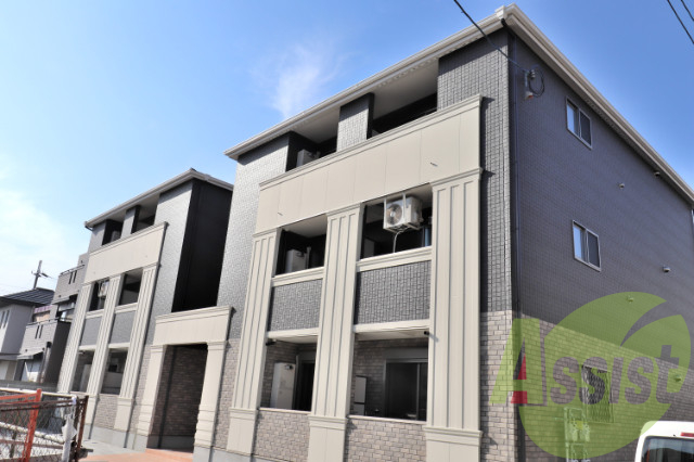 Modernism　Eastの外観