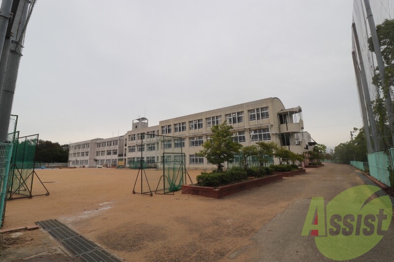 神戸市立有野中学校 1991m 神戸市立有野中学校 1991m