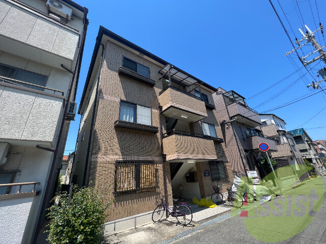 ロイヤルカーサ原の外観