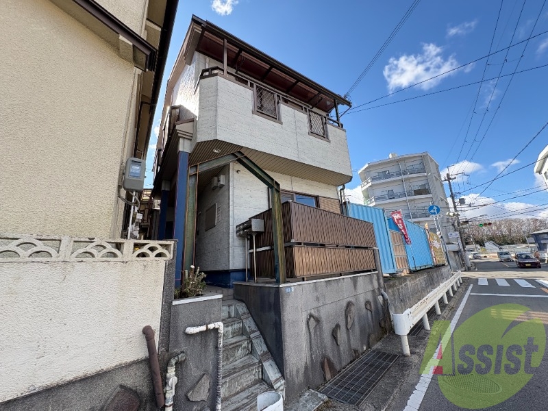 鈴蘭台東町アパートの外観