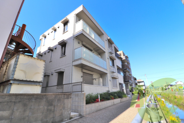 アクシス西宮北口の外観