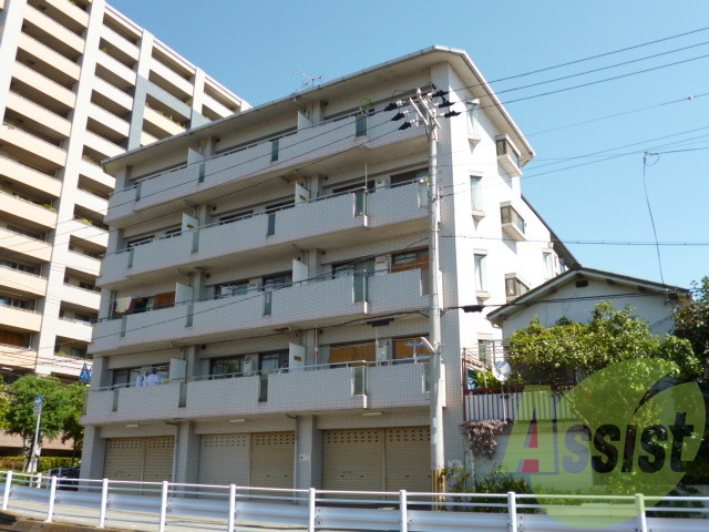信和マンションの外観