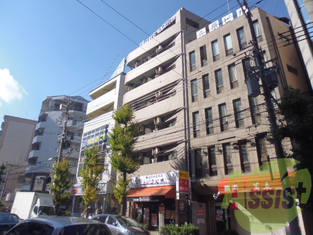 サンビルダー六甲駅前の外観