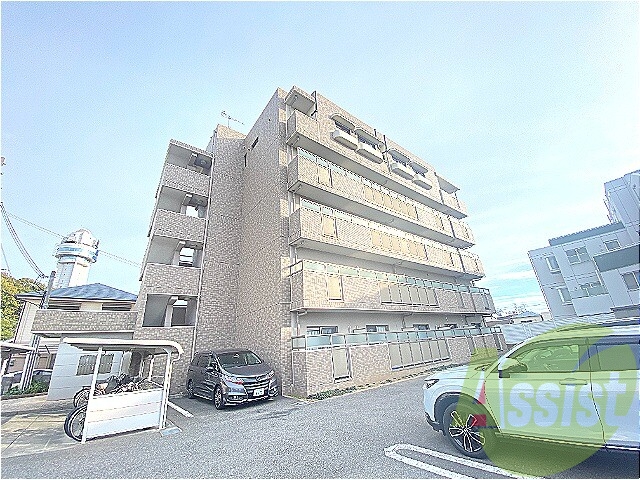 フラットワンの外観