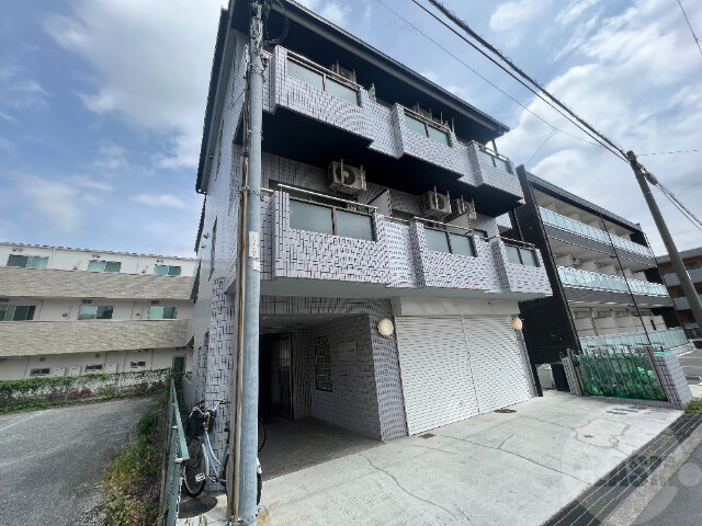 フェリスコート東園田の外観