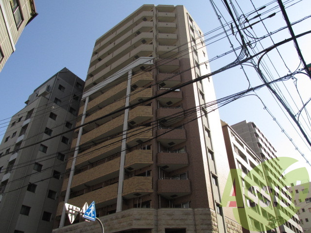 シャープなデザインが印象的な洗練の住まい シャープなデザインが印象的な洗練の住まい