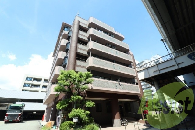 ウエックスマンションの外観