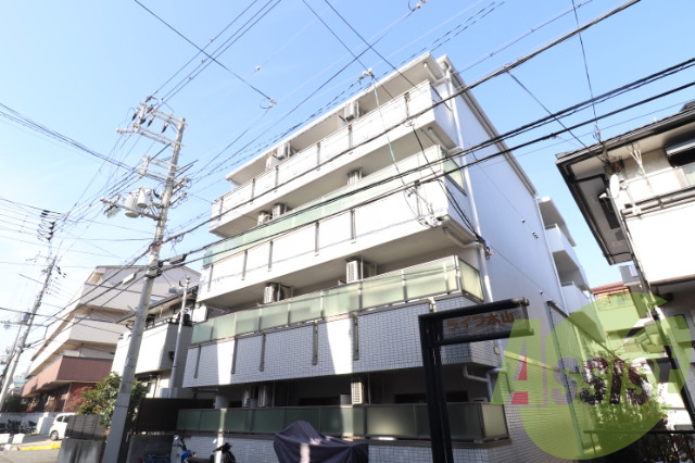 ライフ本山の外観