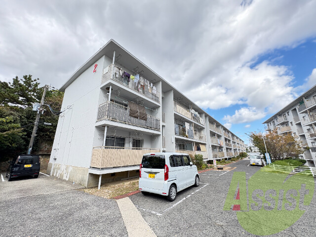 上高丸厚生年金住宅2号棟の外観