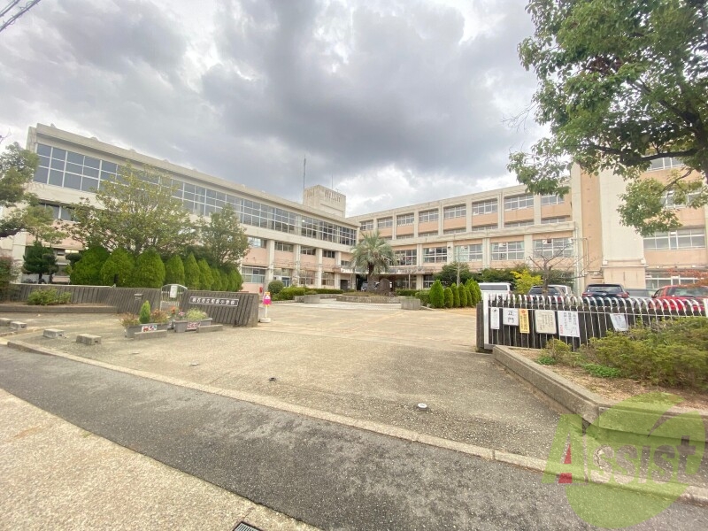 明石市立和坂小学校 1382m 明石市立和坂小学校 1382m
