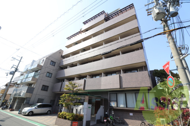 ピュアハウス甲子園の外観