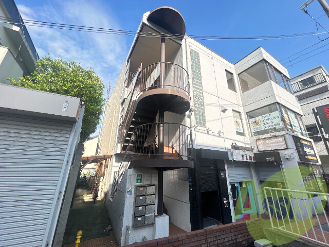 レファインド塚口の外観