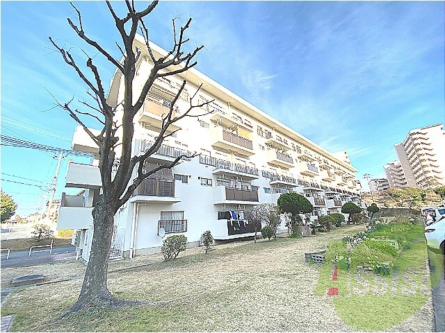 松が丘住宅10号棟の外観