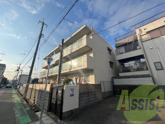 ロワール甲子園の外観