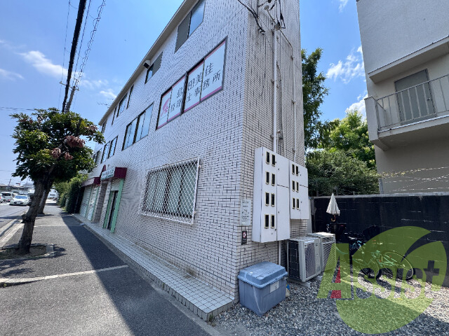 こすもす館の外観