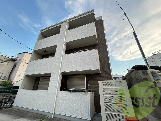 ラージヒル尼崎東の外観