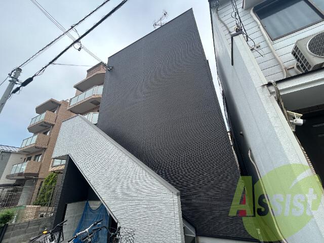 maison noireの外観