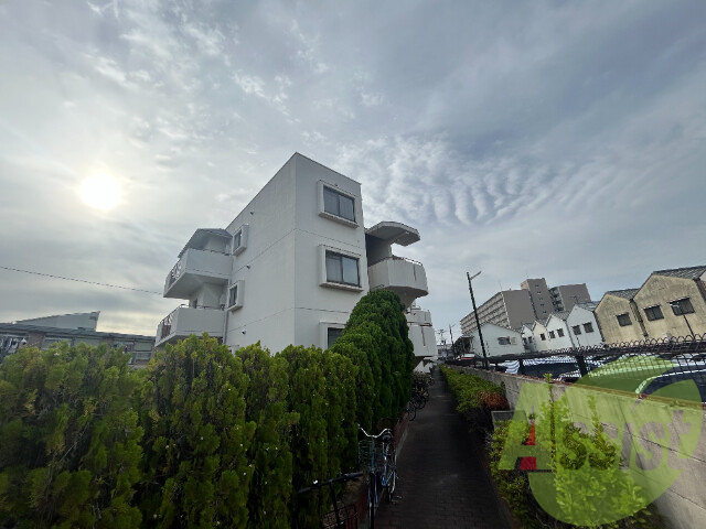 ハイツ・ラセーヌの外観