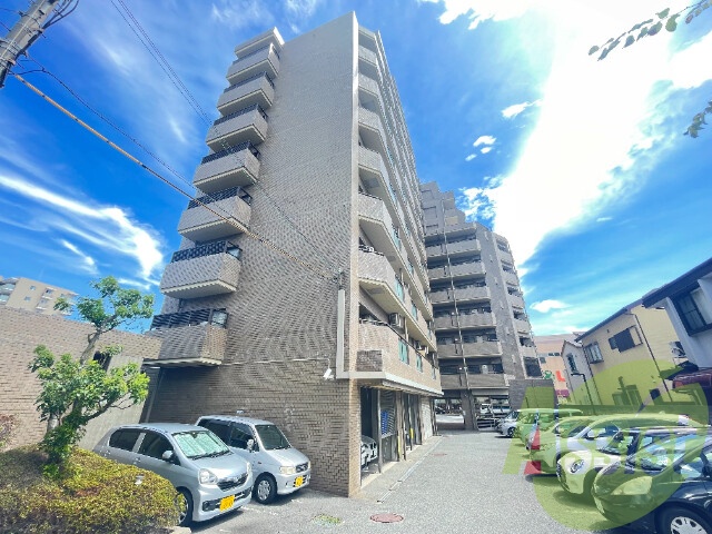 本山グランドハイツの外観