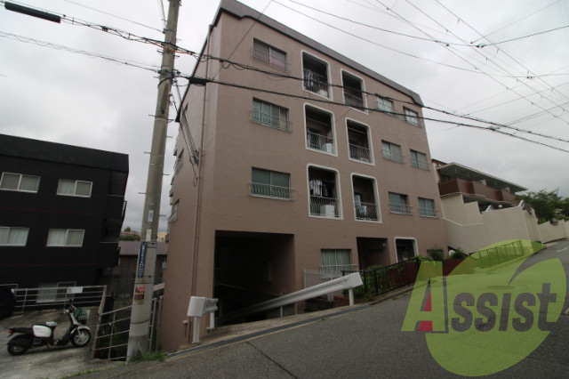 シャルマンコーポ鈴蘭台の外観