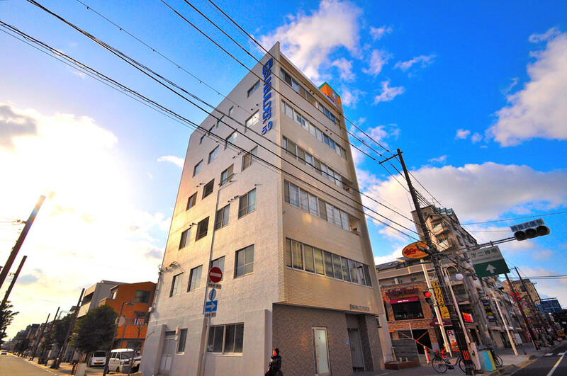 サンビルダー板宿の外観