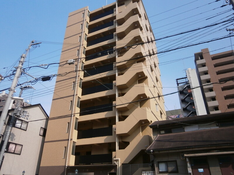 カーヨパレス二宮の外観