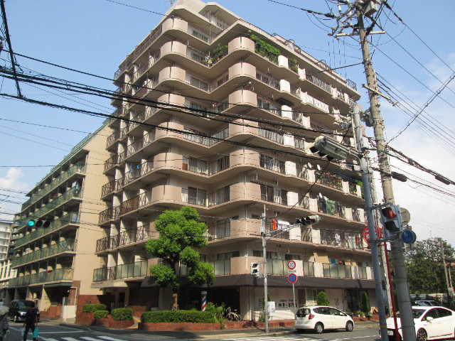 クローバーハイツ三宮の外観