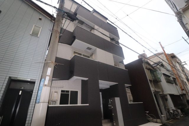 パイン神戸三宮の外観