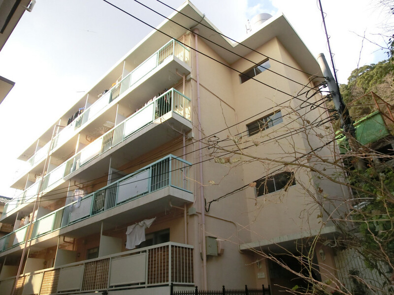 マンション カザミドリの外観