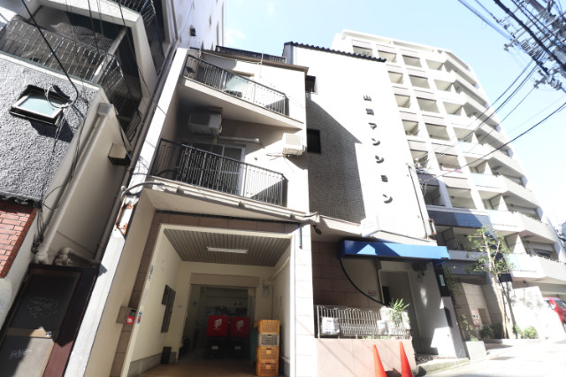 山海マンションの外観