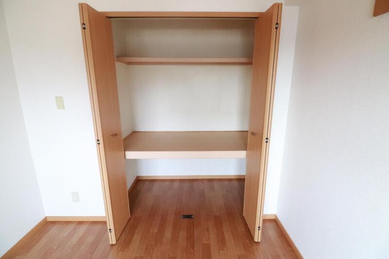 風通しの良いお部屋、収納もしっかりあります。 風通しの良いお部屋、収納もしっかりあります。