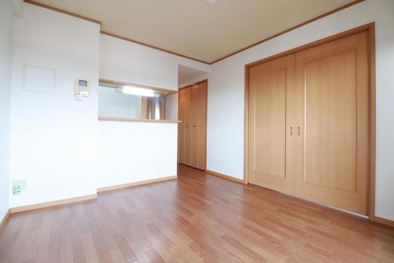 明るい光が差し込む開放的な空間 明るい光が差し込む開放的な空間