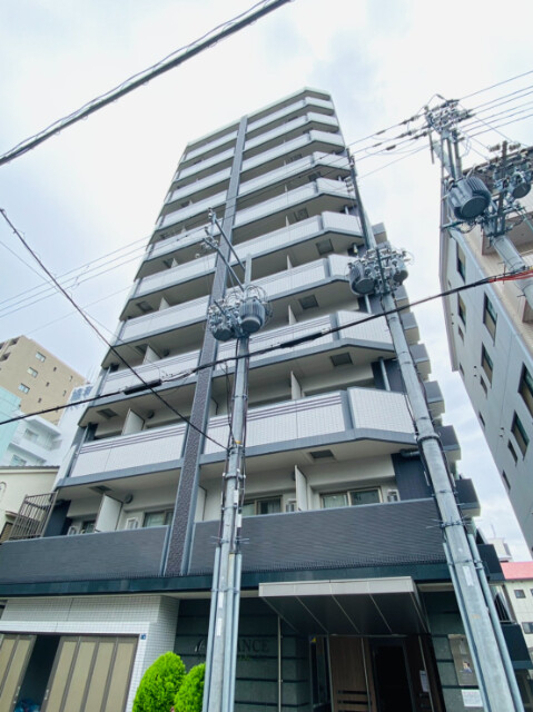 アドバンス三宮シュロスの外観