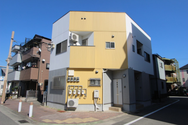 ツル菅原ハイツの外観