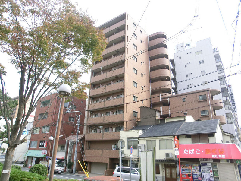 プレサンス神戸裁判所前の外観