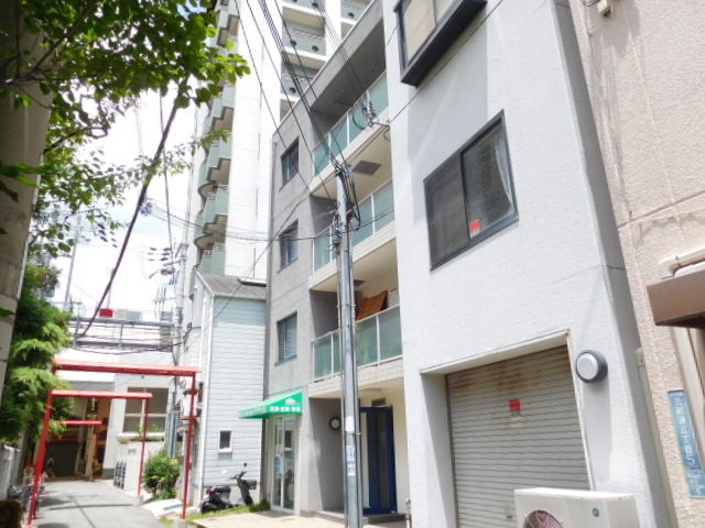 ますやビルの外観